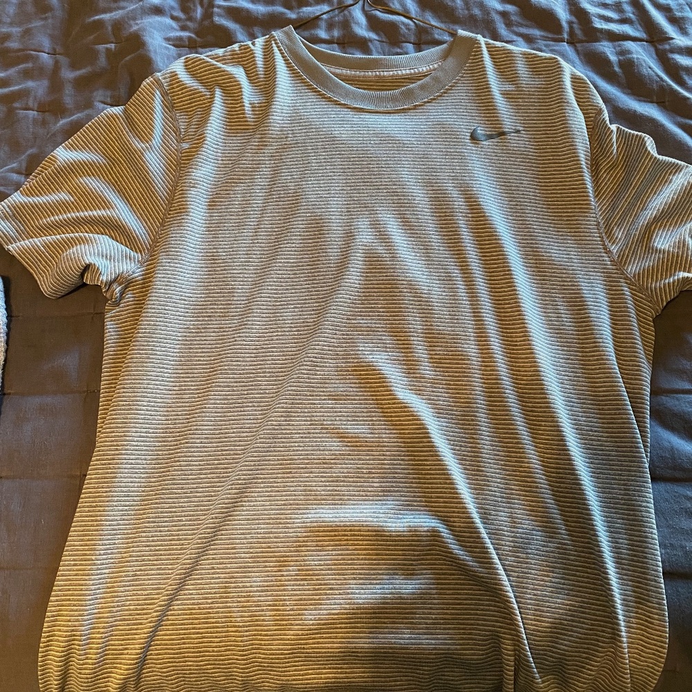 Nike Dri Fit T Shirt - Large Gray with White Stripes